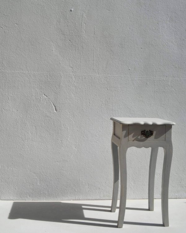 bedside table, annqueen legs , chalk paint , antique style, rusty finish, patina